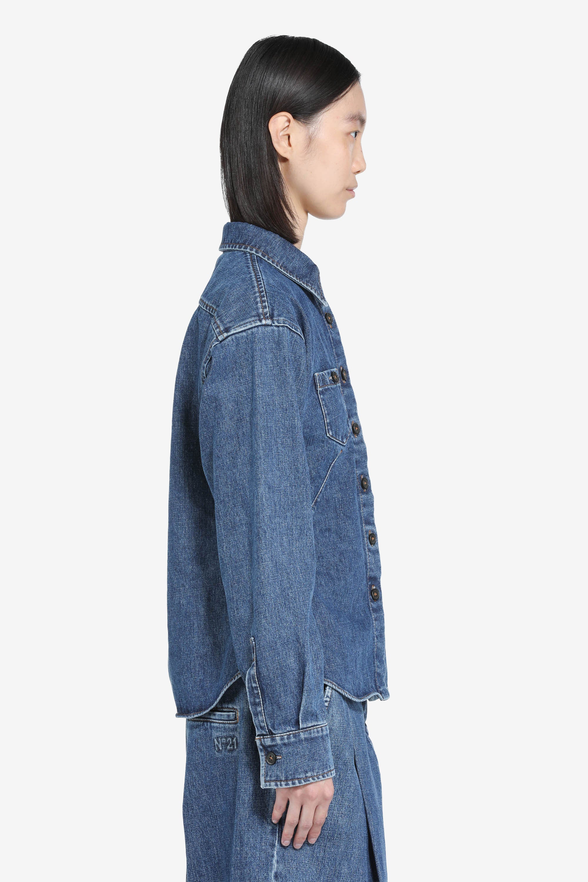 Camicia in denim con taschine - Image 4
