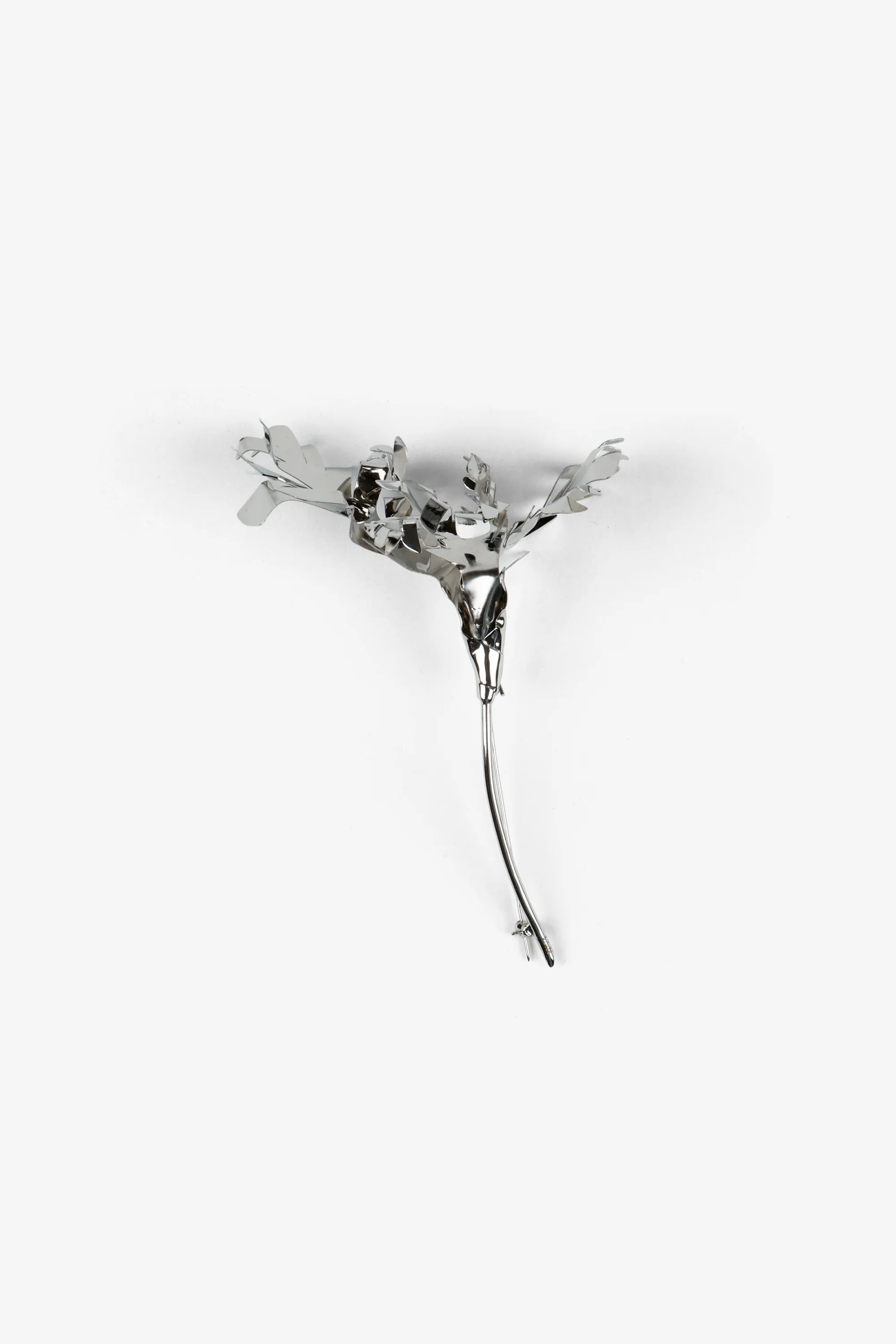 Spilla a fiore in metallo